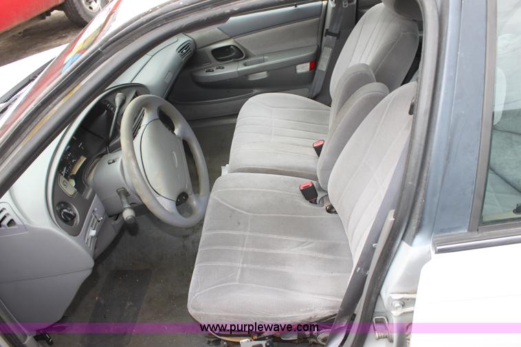 image for item D5460 1994 Ford Taurus