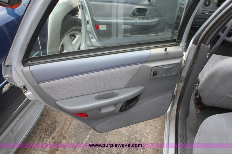 image for item D5460 1994 Ford Taurus