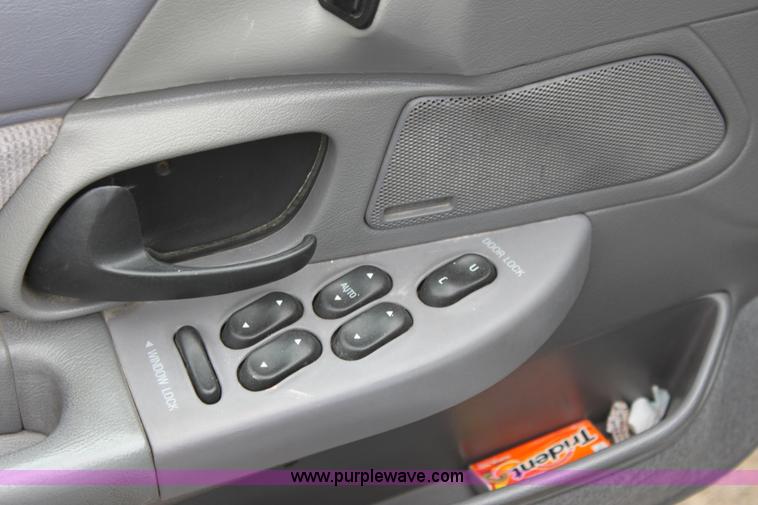 image for item D5460 1994 Ford Taurus