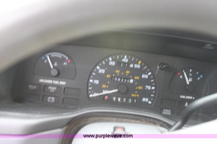 image for item D5460 1994 Ford Taurus