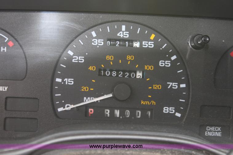 image for item D5460 1994 Ford Taurus