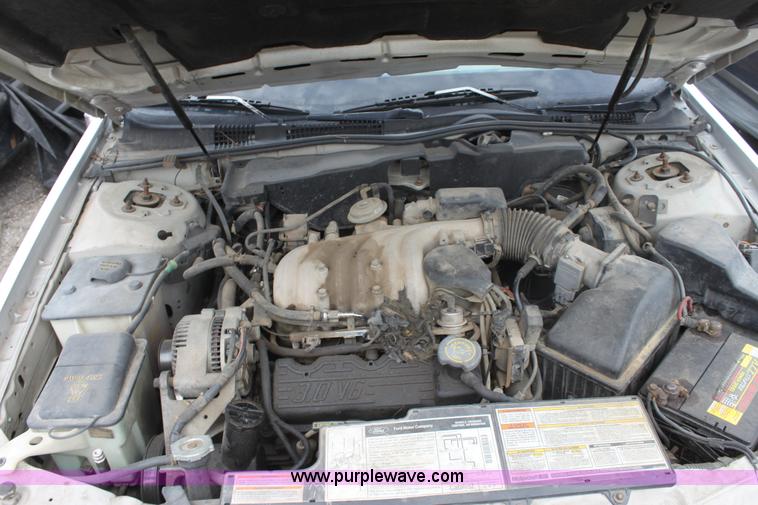 image for item D5460 1994 Ford Taurus