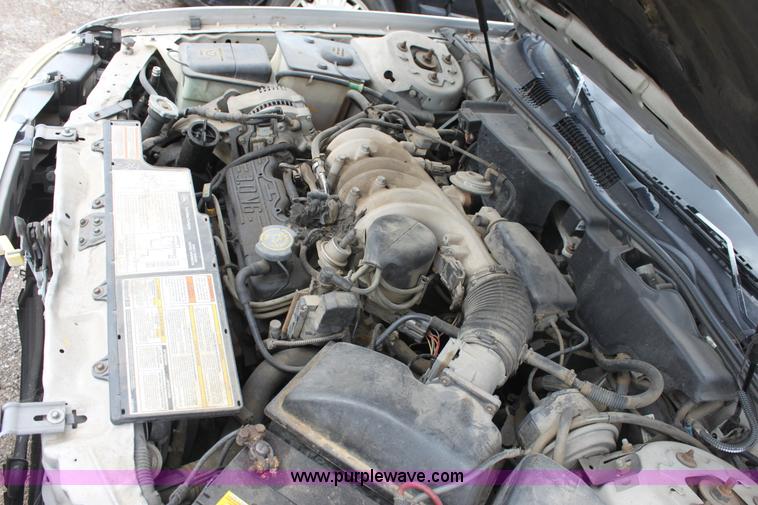 image for item D5460 1994 Ford Taurus