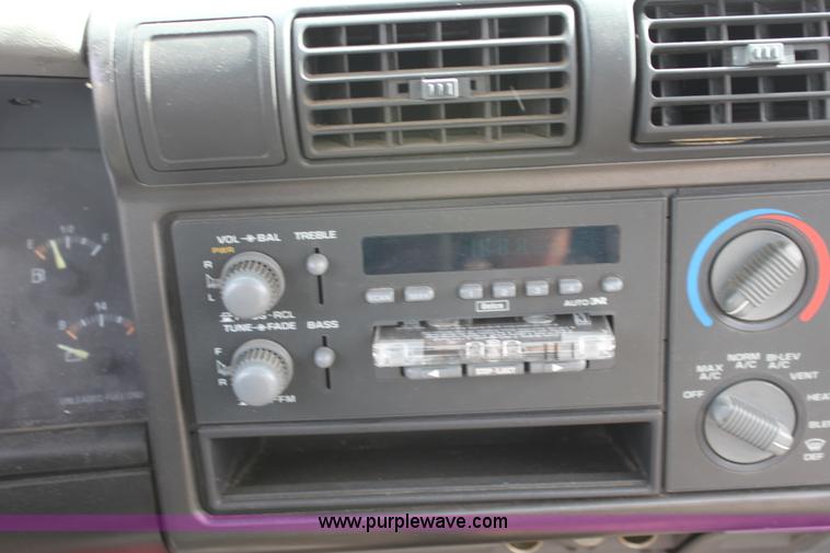 image for item D5461 1994 Chevrolet S-10 LS pickup truck