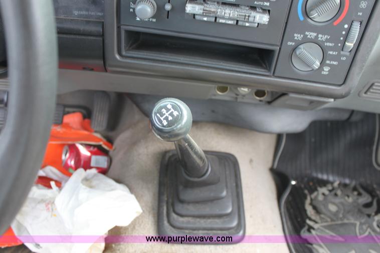 image for item D5461 1994 Chevrolet S-10 LS pickup truck