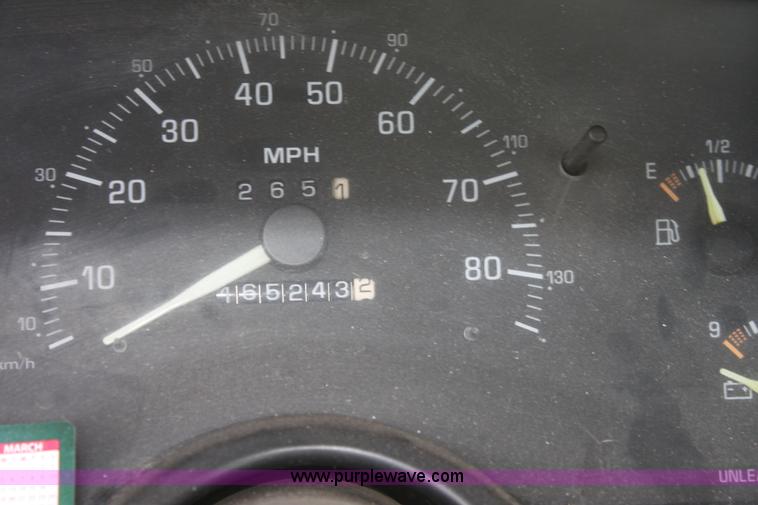 image for item D5461 1994 Chevrolet S-10 LS pickup truck