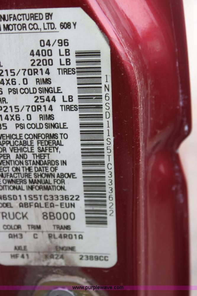 image for item D5463 1996 Nissan XE pickup truck