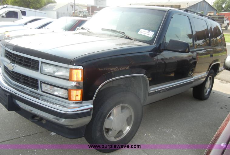image for item D4219 1996 Chevrolet Tahoe K1500 LT SUV