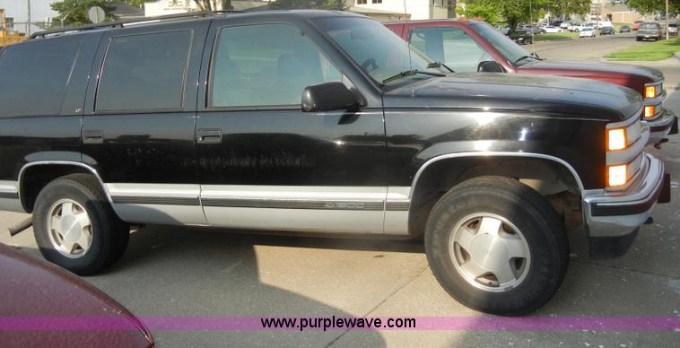 image for item D4219 1996 Chevrolet Tahoe K1500 LT SUV