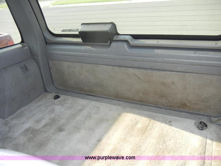 image for item D4219 1996 Chevrolet Tahoe K1500 LT SUV