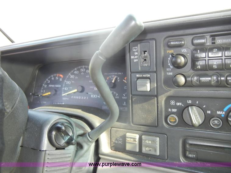 image for item D4219 1996 Chevrolet Tahoe K1500 LT SUV