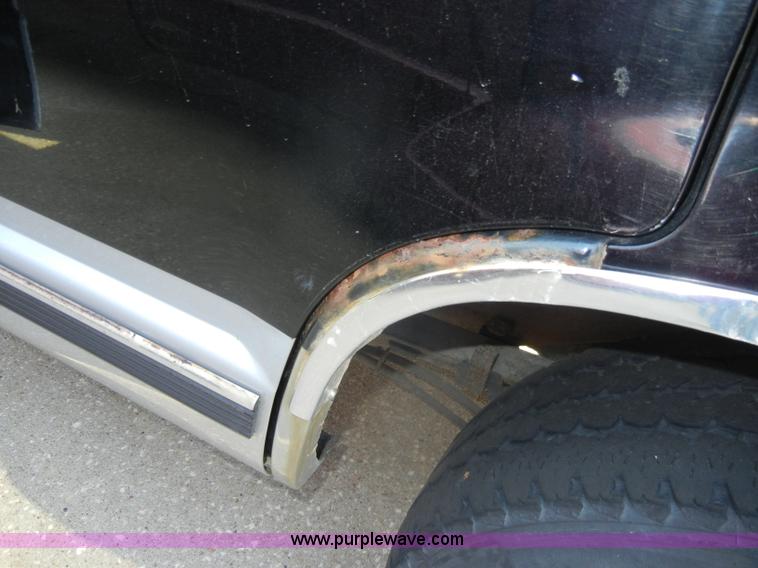 image for item D4219 1996 Chevrolet Tahoe K1500 LT SUV
