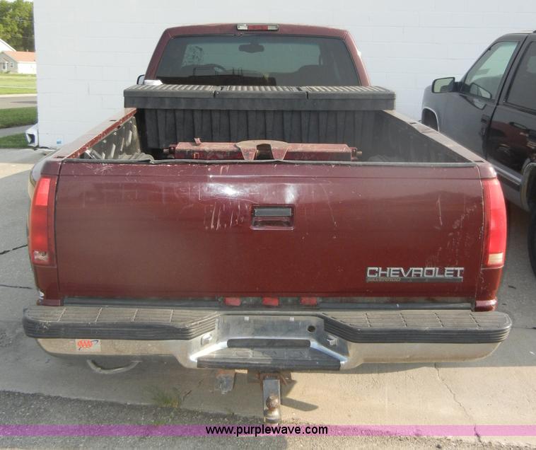 image for item D4231 1998 Chevrolet Silverado C3500 crew cab pickup truck