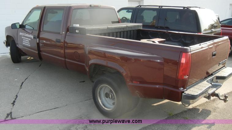 image for item D4231 1998 Chevrolet Silverado C3500 crew cab pickup truck
