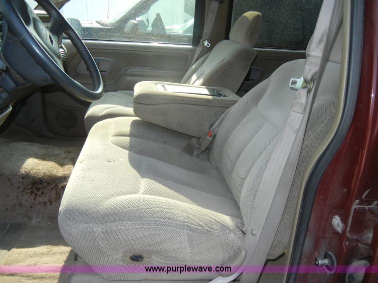 image for item D4231 1998 Chevrolet Silverado C3500 crew cab pickup truck