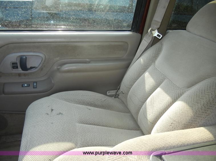 image for item D4231 1998 Chevrolet Silverado C3500 crew cab pickup truck