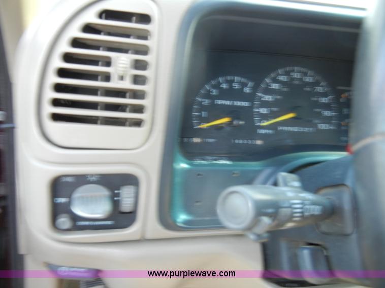 image for item D4231 1998 Chevrolet Silverado C3500 crew cab pickup truck