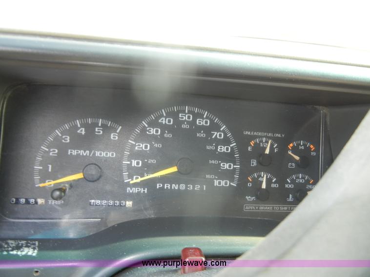 image for item D4231 1998 Chevrolet Silverado C3500 crew cab pickup truck