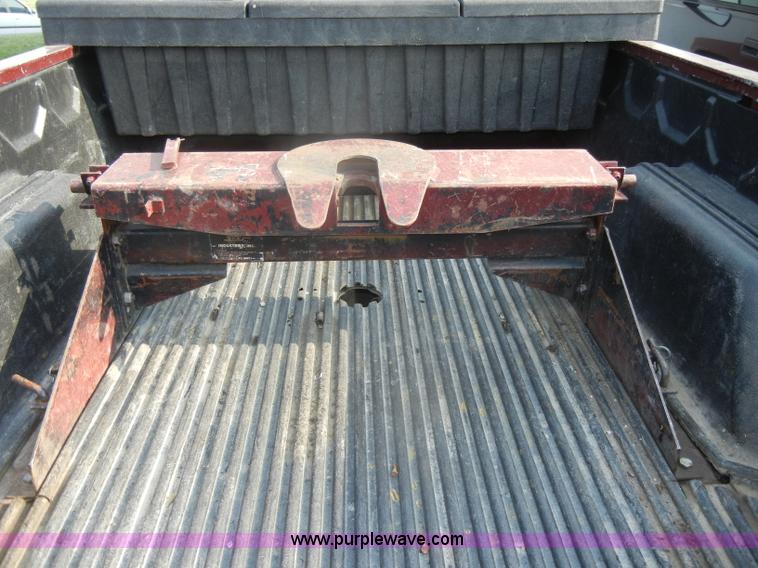 image for item D4231 1998 Chevrolet Silverado C3500 crew cab pickup truck