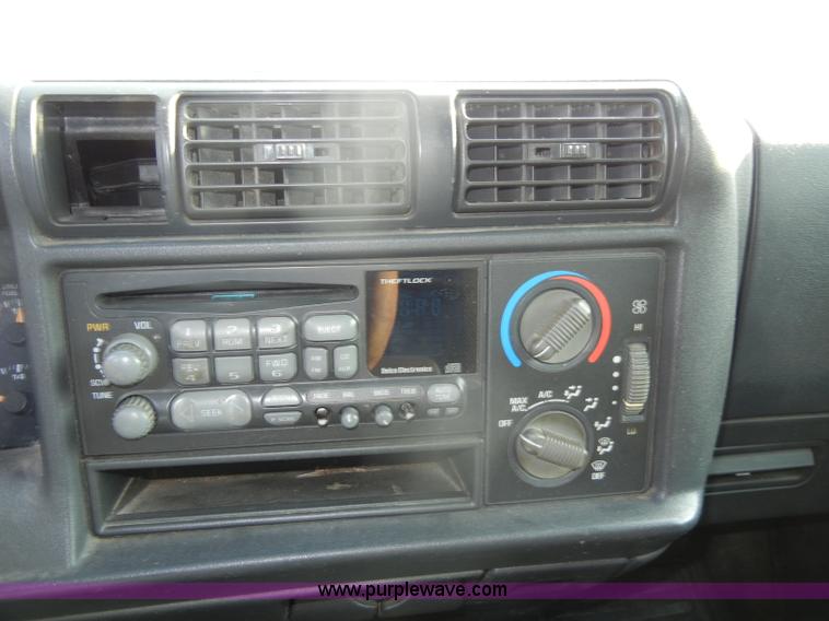 image for item D4232 1997 Chevrolet S10 LS pickup truck