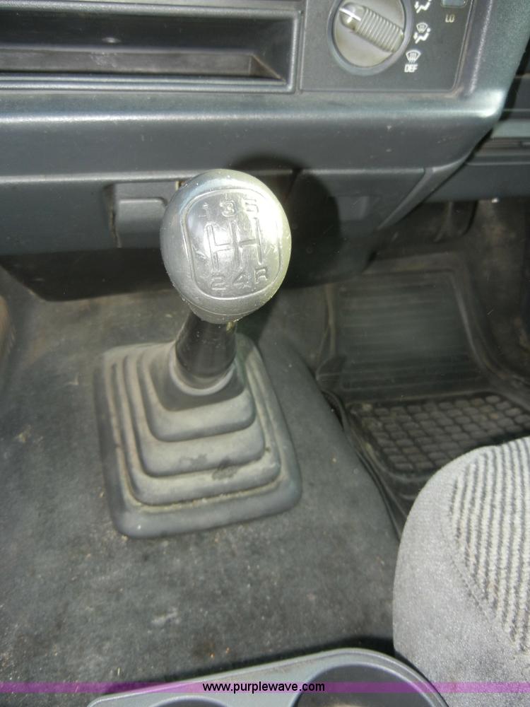 image for item D4232 1997 Chevrolet S10 LS pickup truck