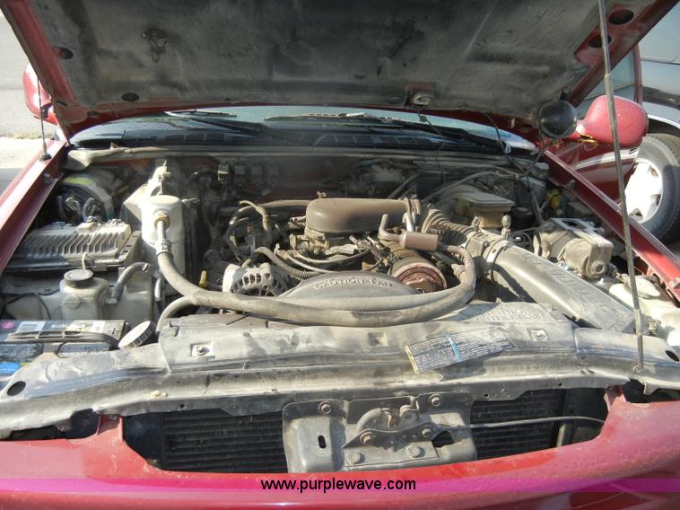 image for item D4232 1997 Chevrolet S10 LS pickup truck
