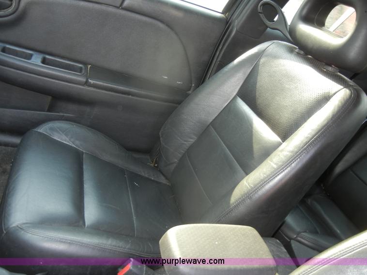 image for item D4233 2005 Saturn Ion 3