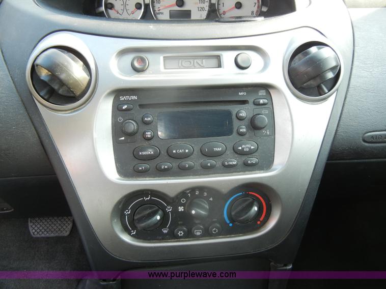 image for item D4233 2005 Saturn Ion 3