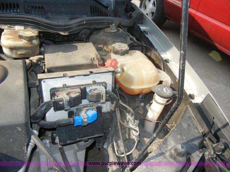 image for item D4233 2005 Saturn Ion 3