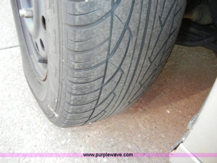 image for item D4233 2005 Saturn Ion 3