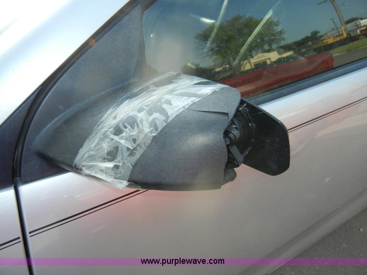 image for item D4233 2005 Saturn Ion 3