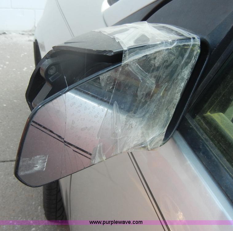 image for item D4233 2005 Saturn Ion 3