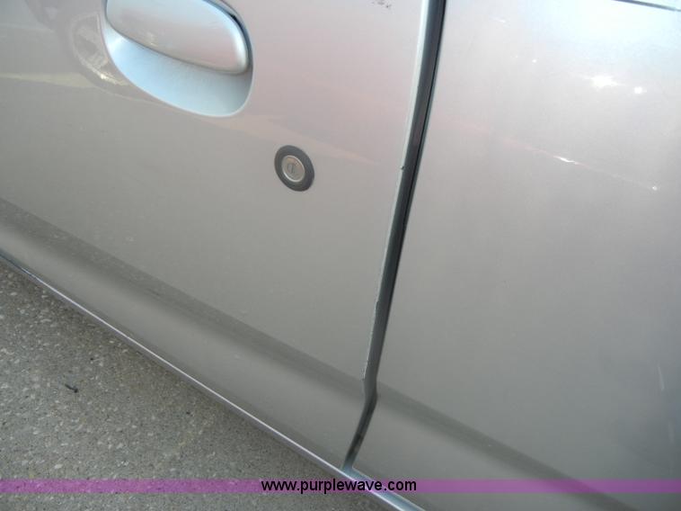 image for item D4233 2005 Saturn Ion 3