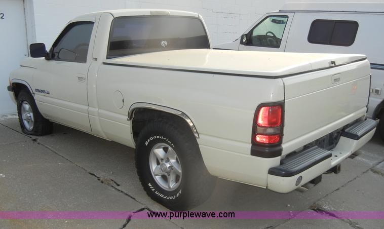 image for item D4235 1995 Dodge Ram 1500 Laramie SLT pickup truck