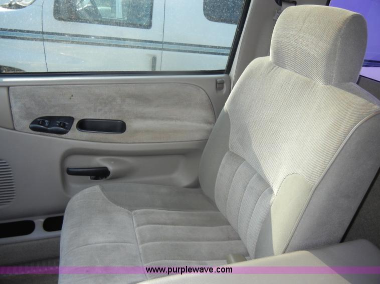 image for item D4235 1995 Dodge Ram 1500 Laramie SLT pickup truck