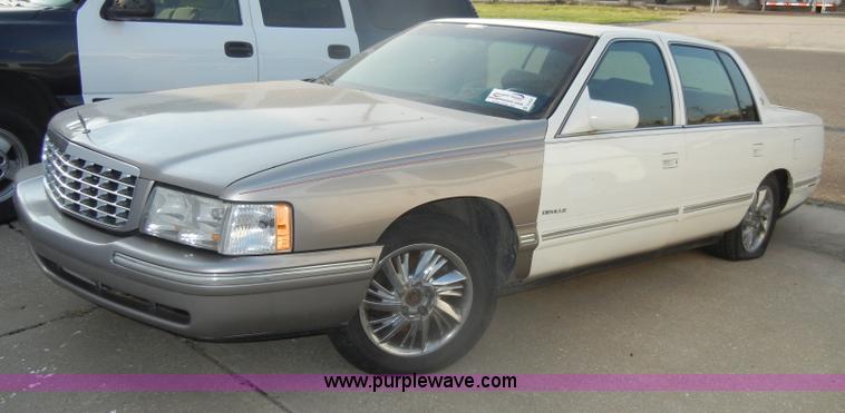 image for item D4237 1997 Cadillac DeVille
