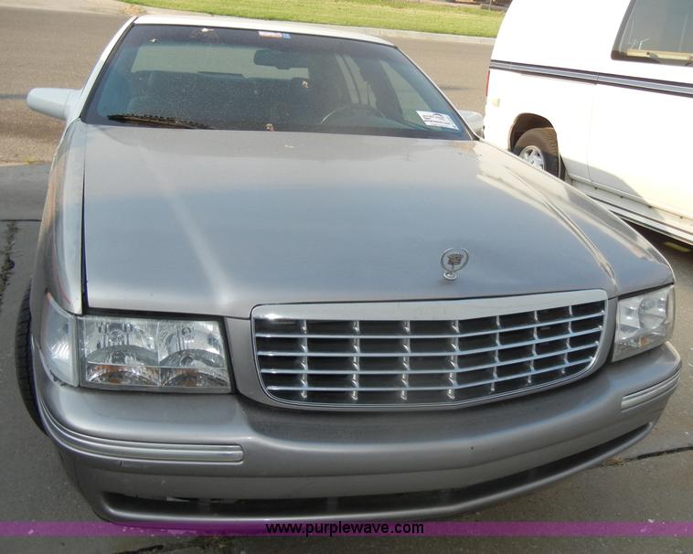 image for item D4237 1997 Cadillac DeVille