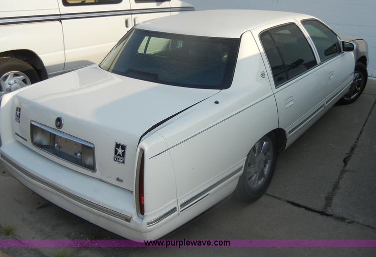 image for item D4237 1997 Cadillac DeVille