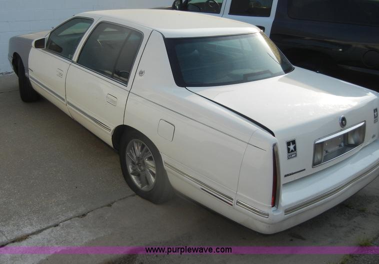 image for item D4237 1997 Cadillac DeVille