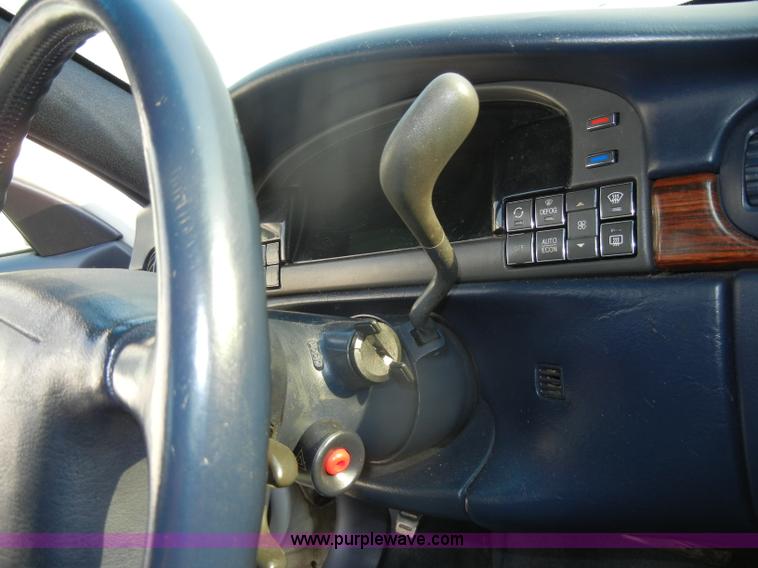 image for item D4237 1997 Cadillac DeVille