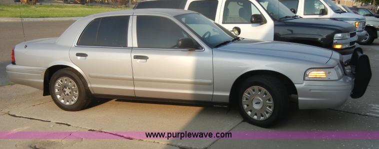 image for item D4239 2005 Ford Crown Victoria Police Interceptor