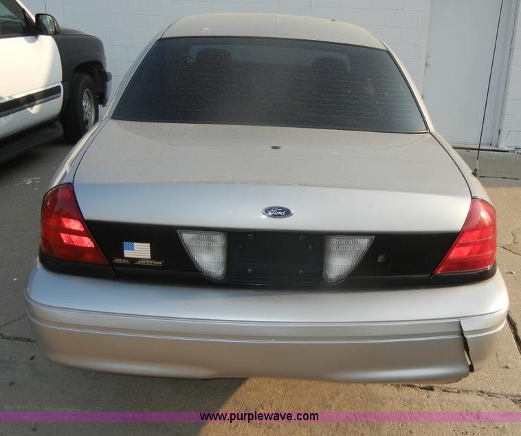 image for item D4239 2005 Ford Crown Victoria Police Interceptor