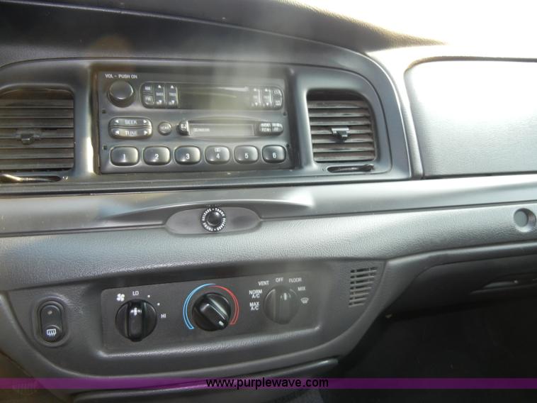image for item D4239 2005 Ford Crown Victoria Police Interceptor