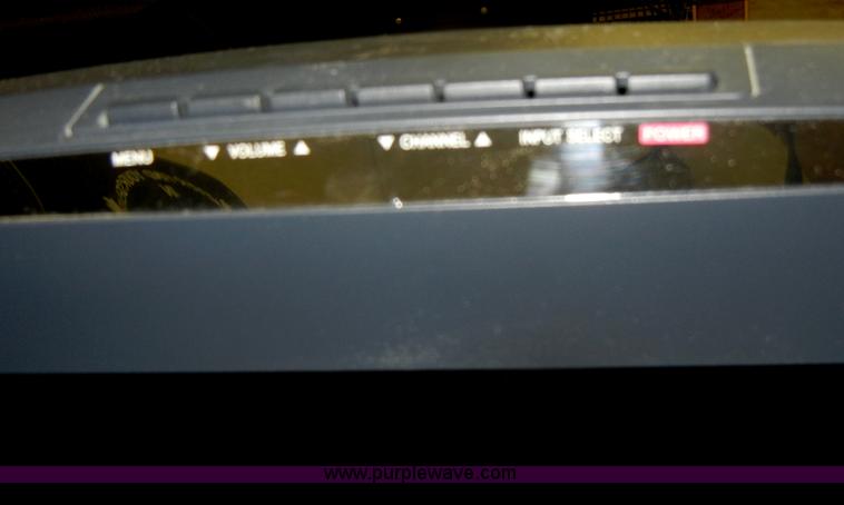 image for item N9888 Emerson 20" LCD television