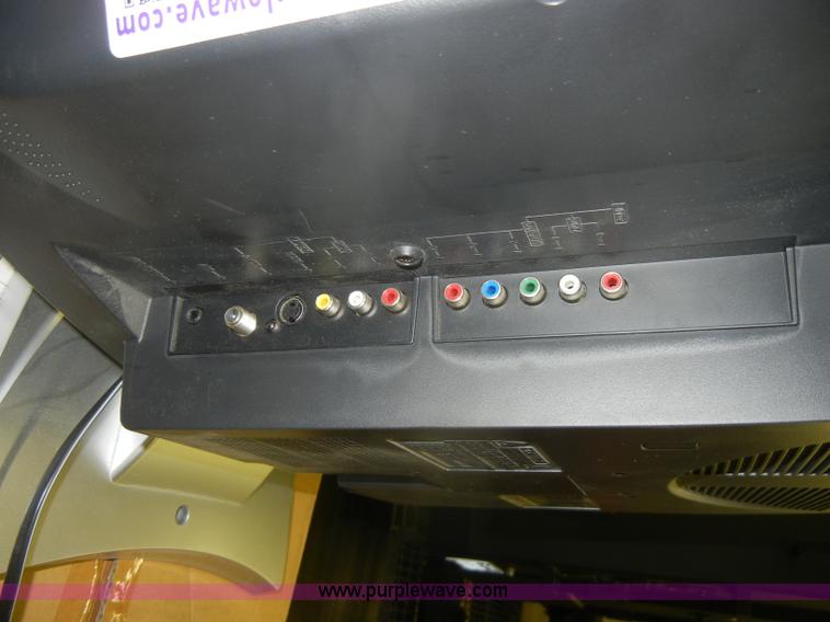 image for item N9888 Emerson 20" LCD television