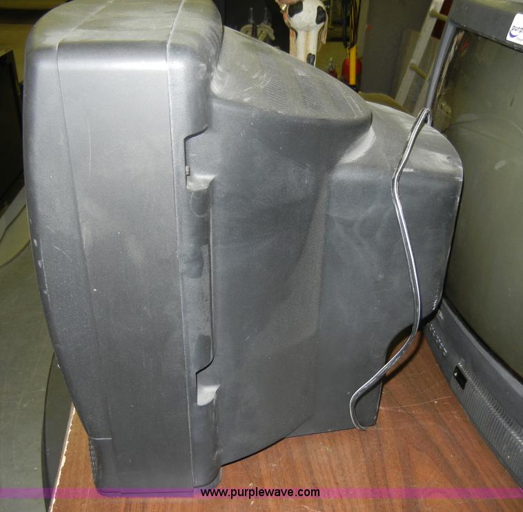 image for item N9890 (4) televisions
