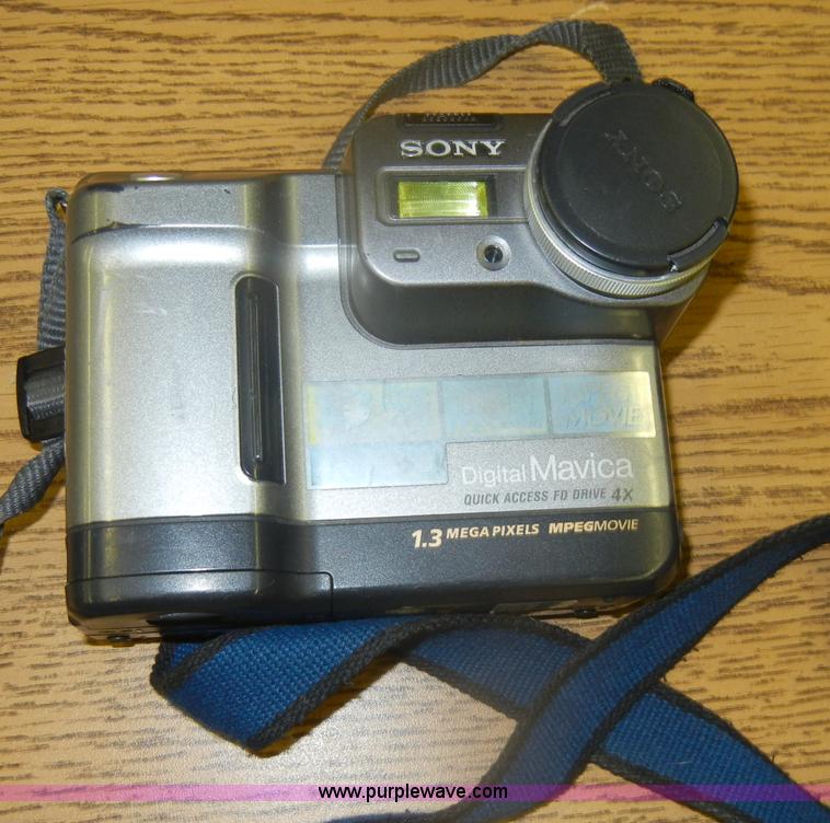 image for item N9900 Assorted electronics