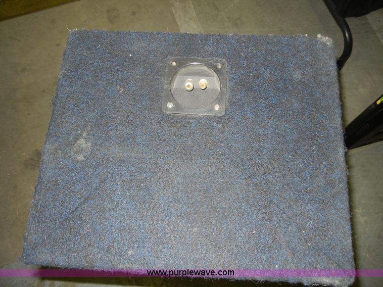 image for item N9902 Assorted electronics