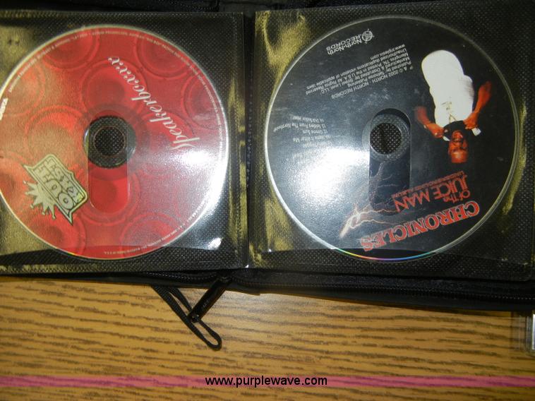 image for item N9906 Approx. 100 assorted music CD's