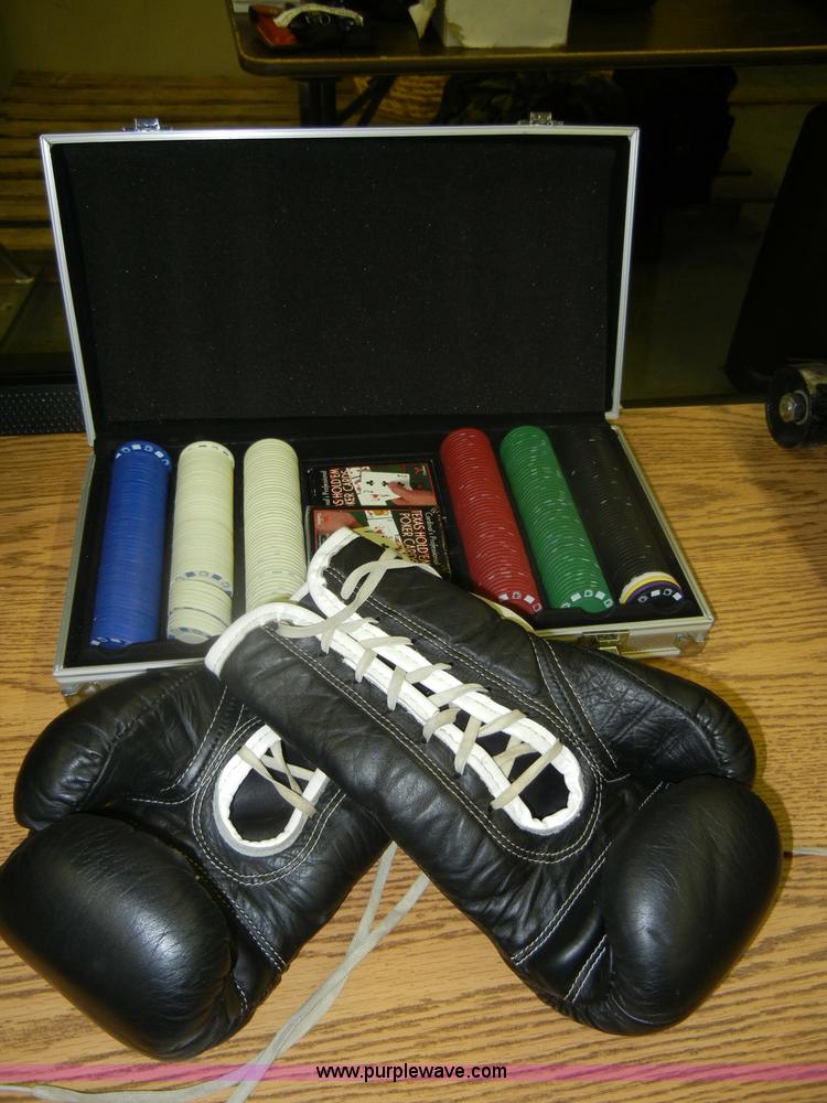 image for item N9907 Assorted items